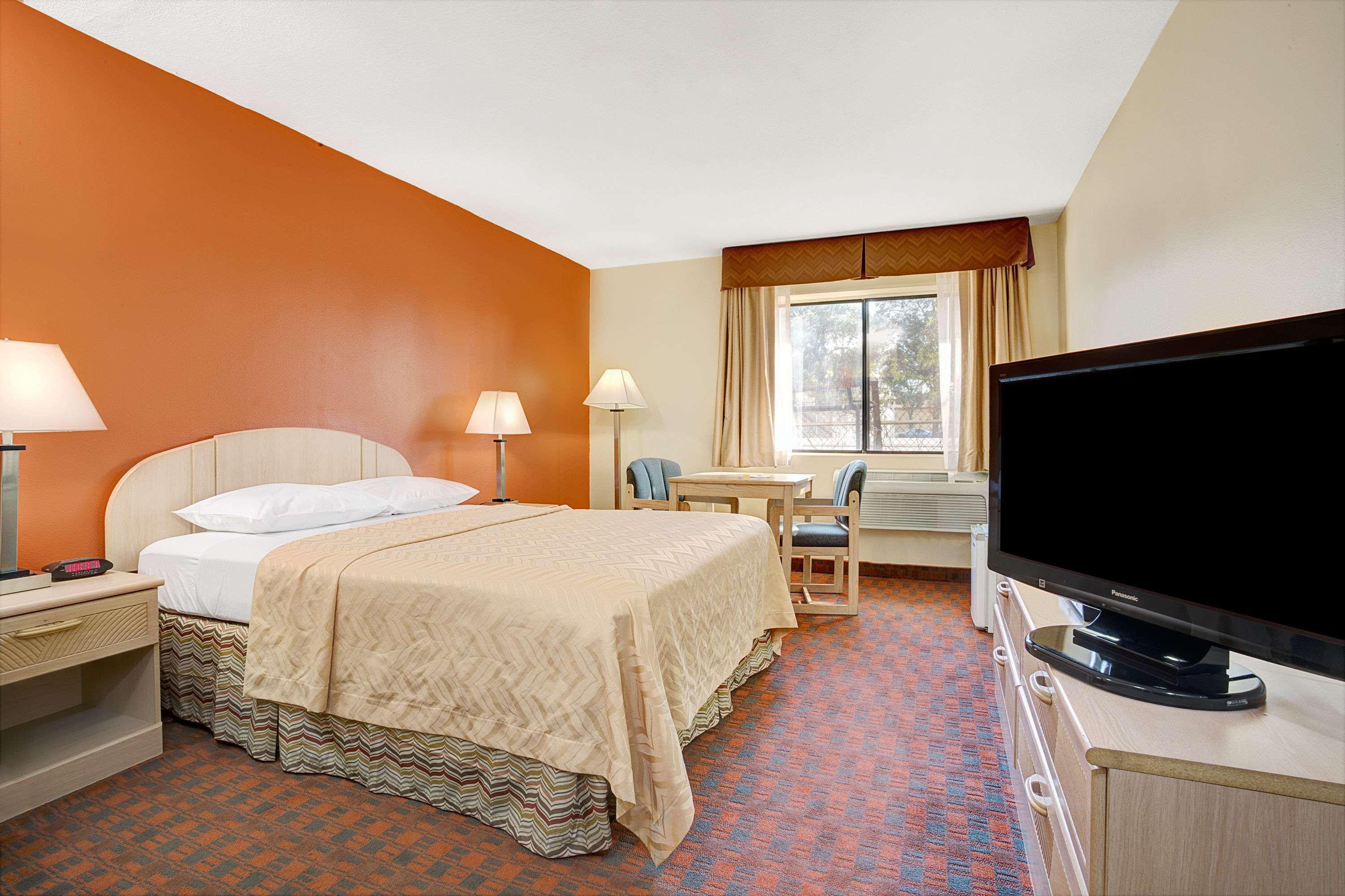 Days Inn By Wyndham Woodland Εξωτερικό φωτογραφία