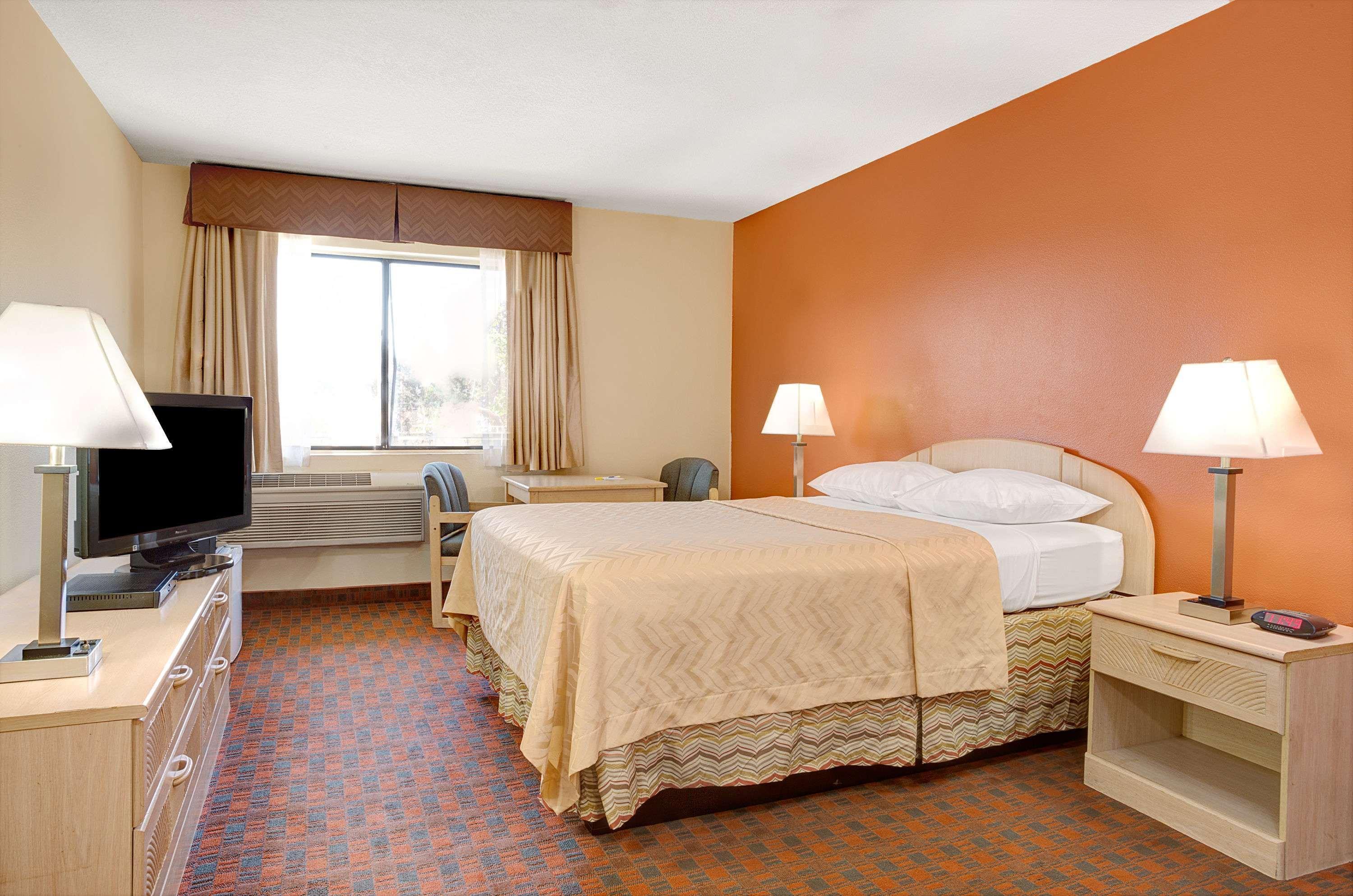 Days Inn By Wyndham Woodland Εξωτερικό φωτογραφία