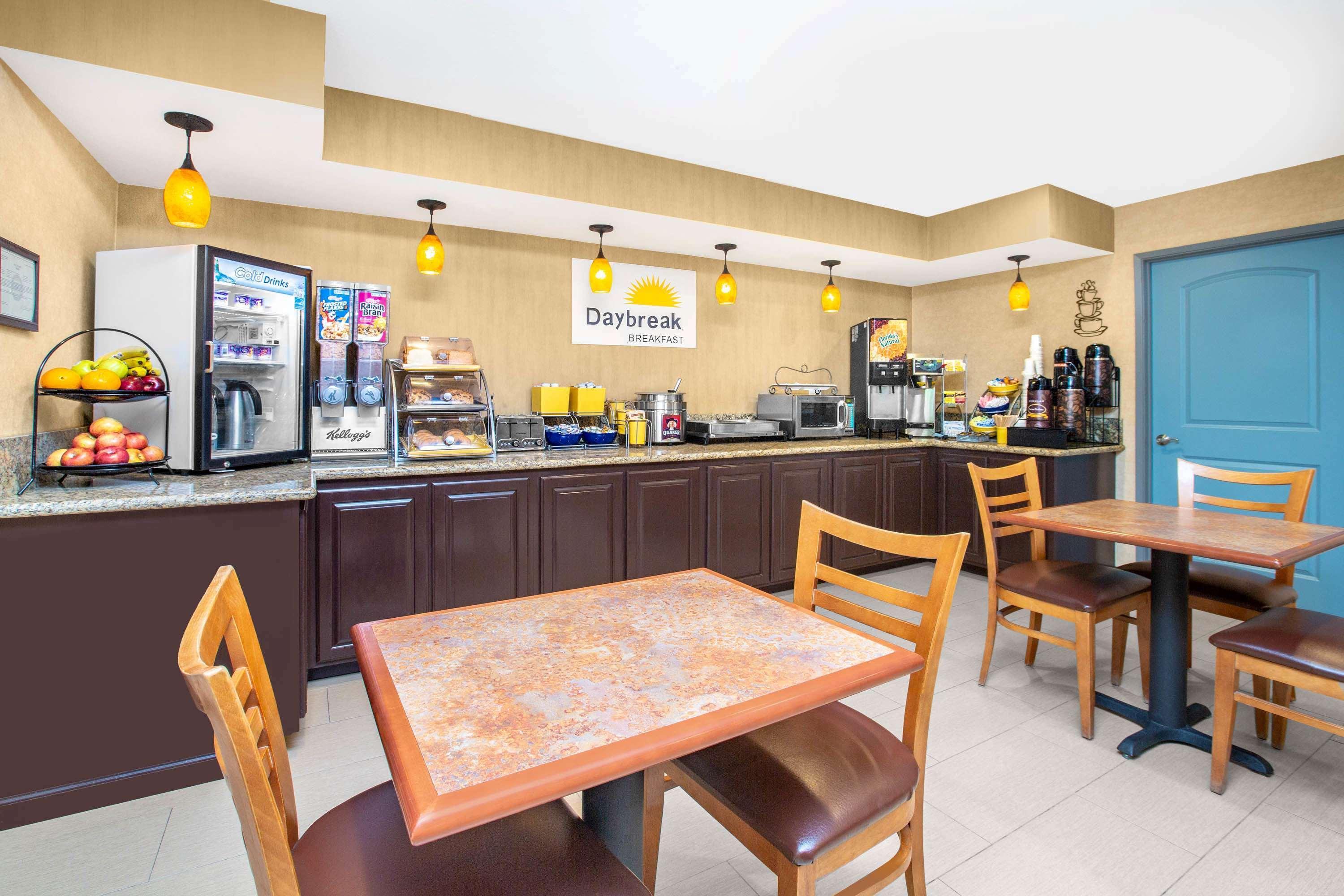 Days Inn By Wyndham Woodland Εξωτερικό φωτογραφία