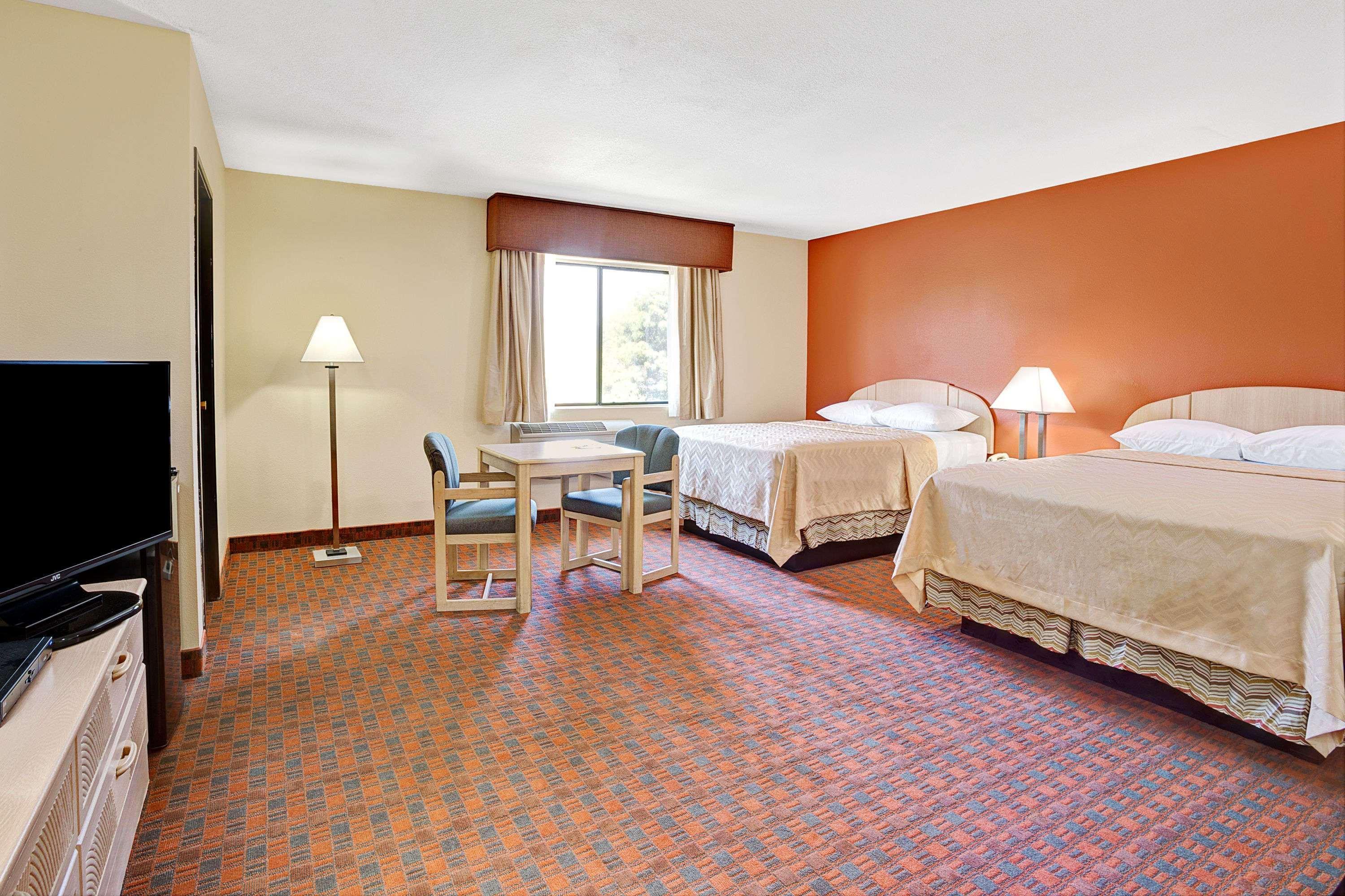 Days Inn By Wyndham Woodland Εξωτερικό φωτογραφία